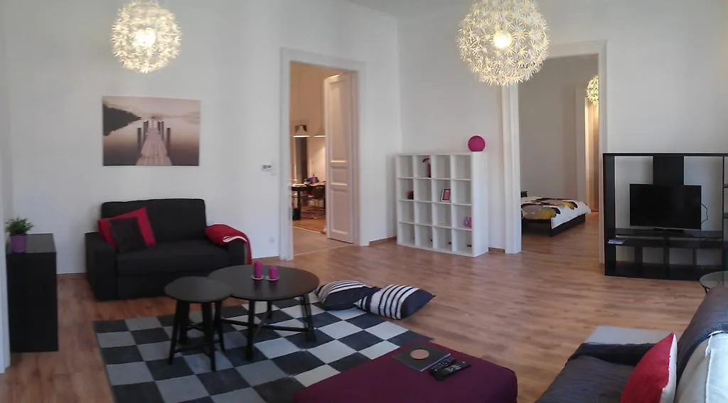 Apartamento Downtown Rising Sun 104 Sq.M Budapest Hungría